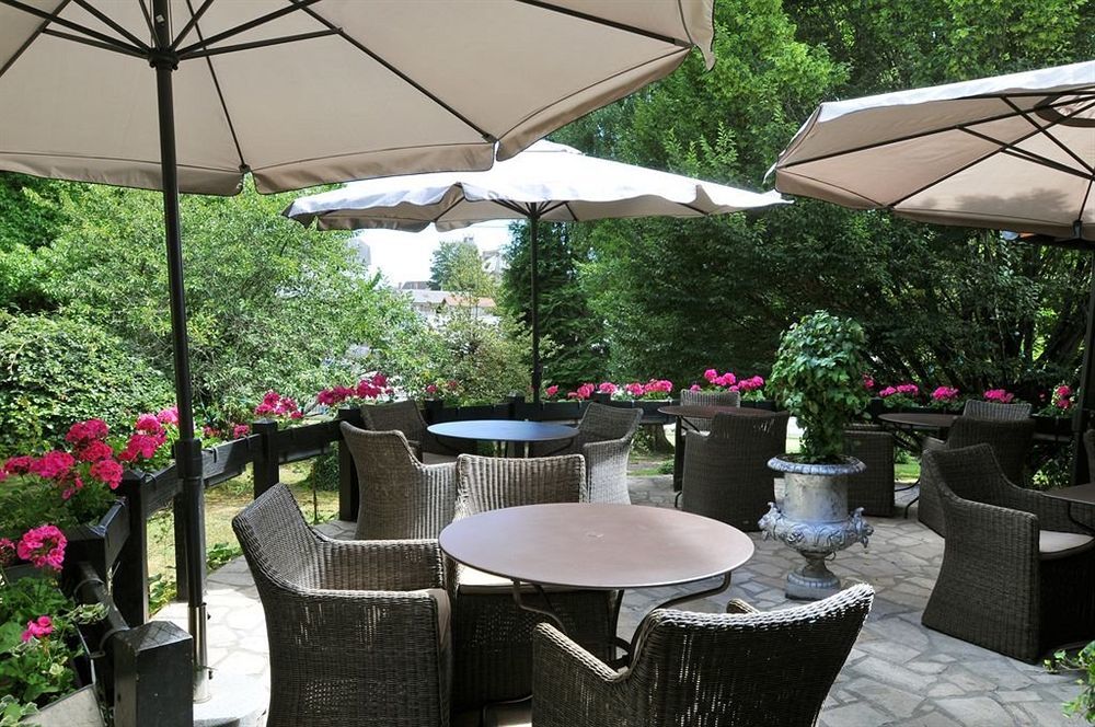 Logis Hotel - Restaurant Le Relais De Comodoliac Saint-Junien Exterior photo